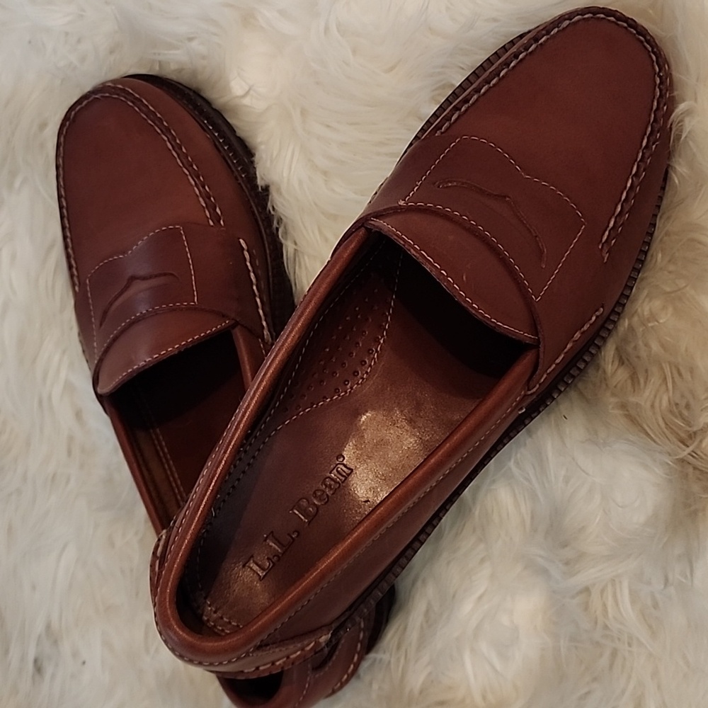 Like New.. L.L. Bean Chestnut Leather Slip-On Loafers